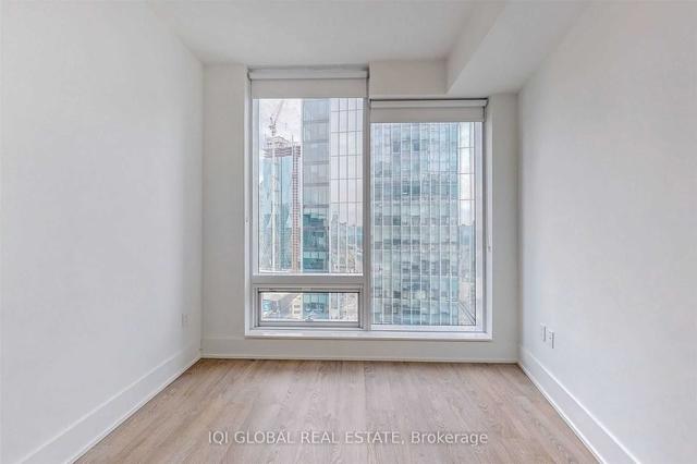 3003 - 10 York St, Condo with 2 bedrooms, 2 bathrooms and 1 parking in Toronto ON | Image 14