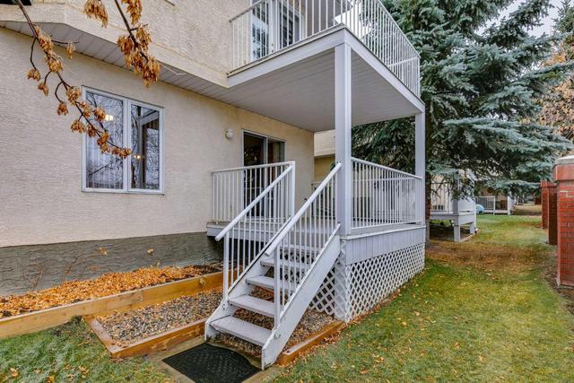 133 Sienna Park Green Sw, Home with 3 bedrooms, 2 bathrooms and 4 parking in Calgary AB | Image 37
