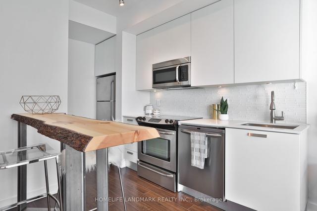 1007 - 1815 Yonge St, Condo with 1 bedrooms, 1 bathrooms and 1 parking in Toronto ON | Image 2