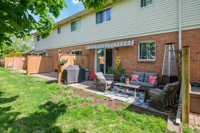 10 - 275 Pelham Rd, Townhouse with 3 bedrooms, 3 bathrooms and 1 parking in St. Catharines ON | Image 33