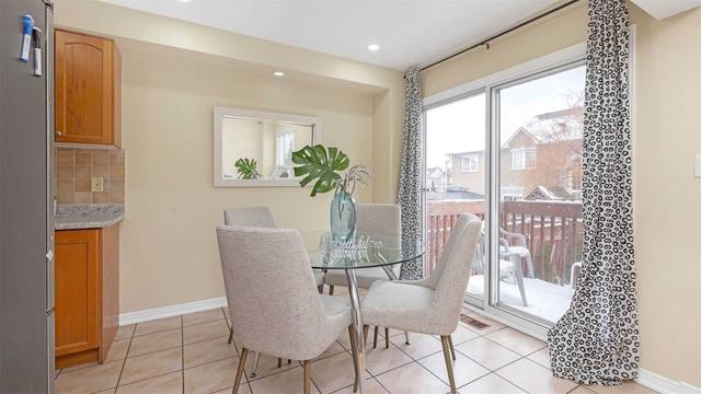 8 Timbertop Cres, House semidetached with 4 bedrooms, 3 bathrooms and 4 parking in Brampton ON | Image 8