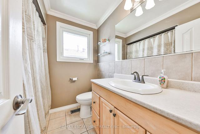 329 Erindale Dr, House detached with 3 bedrooms, 3 bathrooms and 5 parking in Burlington ON | Image 4
