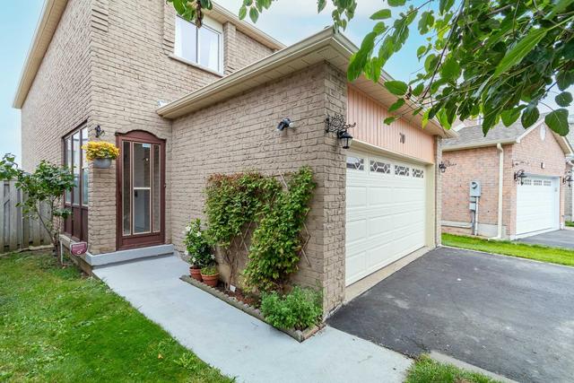70 Lavron Crt, House attached with 3 bedrooms, 3 bathrooms and 4 parking in Markham ON | Image 34