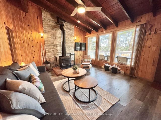 1164 Clearwater Shores Blvd, House detached with 2 bedrooms, 1 bathrooms and 6 parking in Muskoka Lakes ON | Image 2