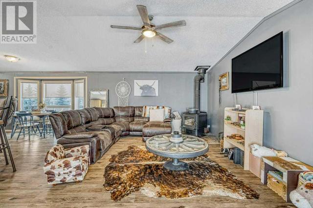 204076 Range Road 253, House other with 3 bedrooms, 2 bathrooms and null parking in Vulcan County AB | Image 17
