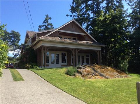 10893 Madrona Dr, House detached with 3 bedrooms, 3 bathrooms and 3 parking in Saanich BC | Image 1