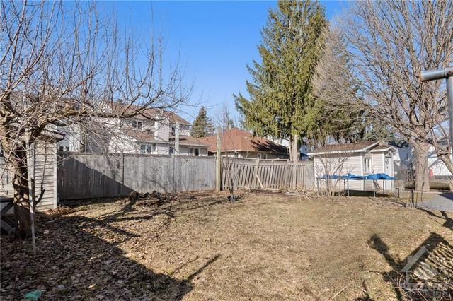 2034 Frank Bender Street, Home with 3 bedrooms, 3 bathrooms and 5 parking in Ottawa ON | Image 25