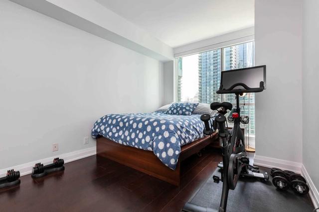 sph1-02 - 10 Queens Quay W, Condo with 2 bedrooms, 3 bathrooms and 2 parking in Toronto ON | Image 18