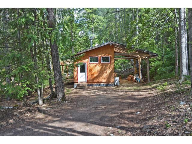 8907 Martens Road, House detached with 3 bedrooms, 2 bathrooms and null parking in Central Kootenay H BC | Image 59
