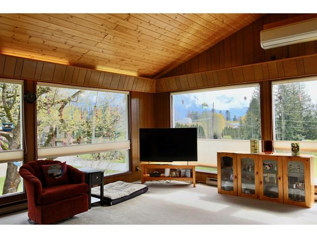 507 33rd Avenue N, House detached with 3 bedrooms, 3 bathrooms and null parking in Central Kootenay B BC | Image 4