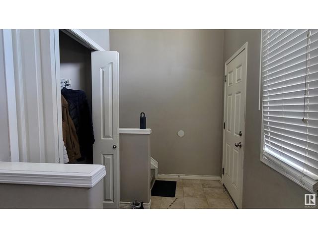3203 26 Av Nw, House detached with 4 bedrooms, 3 bathrooms and null parking in Edmonton AB | Image 18