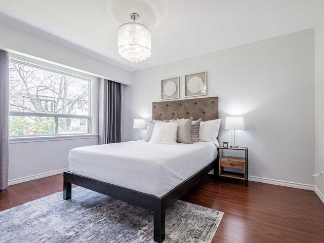 1071 Islington Ave, House detached with 3 bedrooms, 3 bathrooms and 3 parking in Toronto ON | Image 8
