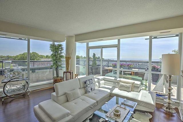 504 - 1 Hurontario St, Condo with 2 bedrooms, 2 bathrooms and 1 parking in Mississauga ON | Image 7