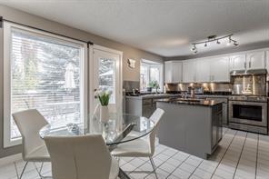 27 Sunrise Crescent Se, House detached with 3 bedrooms, 3 bathrooms and 4 parking in Calgary AB | Image 10