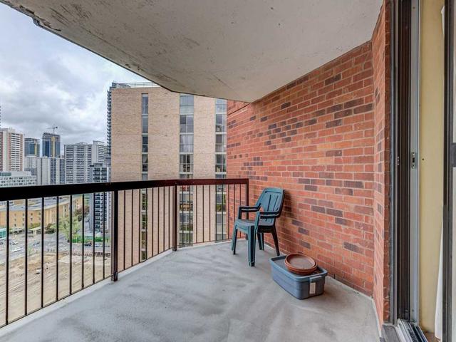 1922 - 77 Maitland Pl, Condo with 2 bedrooms, 2 bathrooms and 0 parking in Toronto ON | Image 19