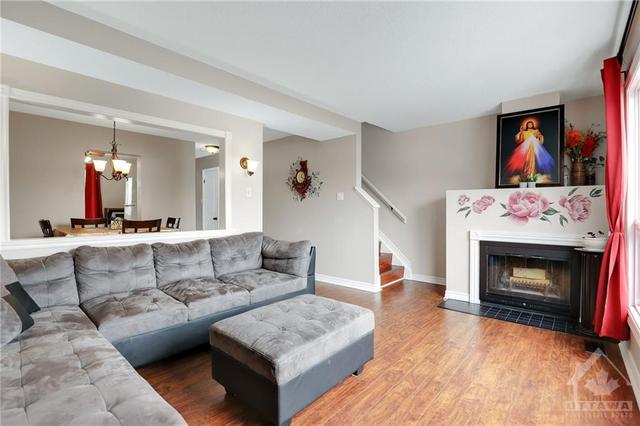 1943 Greenway Park Lane, Townhouse with 3 bedrooms, 2 bathrooms and 2 parking in Ottawa ON | Image 8