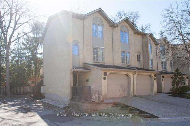 7 - 1399 Commissioners Rd W, Townhouse with 2 bedrooms, 2 bathrooms and 2 parking in London ON | Image 1