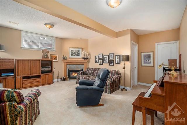 62 Sable Run Drive, Townhouse with 3 bedrooms, 3 bathrooms and 6 parking in Ottawa ON | Image 21
