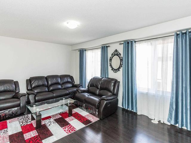 76 Memory Lane, House attached with 3 bedrooms, 3 bathrooms and 1 parking in Brampton ON | Image 9