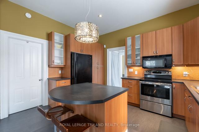 735 Waterloo St, House detached with 2 bedrooms, 1 bathrooms and 3 parking in London ON | Image 14