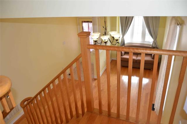 29 Fishing Cres, House detached with 3 bedrooms, 3 bathrooms and 4 parking in Brampton ON | Image 18