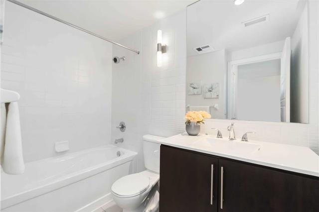 2808 - 28 Linden St, Condo with 2 bedrooms, 2 bathrooms and 1 parking in Toronto ON | Image 9