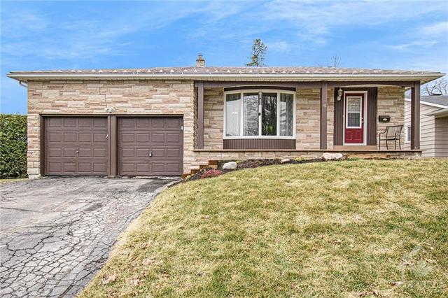41 Parkwood Crescent, House detached with 4 bedrooms, 2 bathrooms and 4 parking in Ottawa ON | Card Image