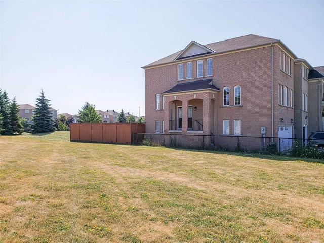 253 Sassafras Circ, House detached with 3 bedrooms, 4 bathrooms and 4 parking in Vaughan ON | Image 12