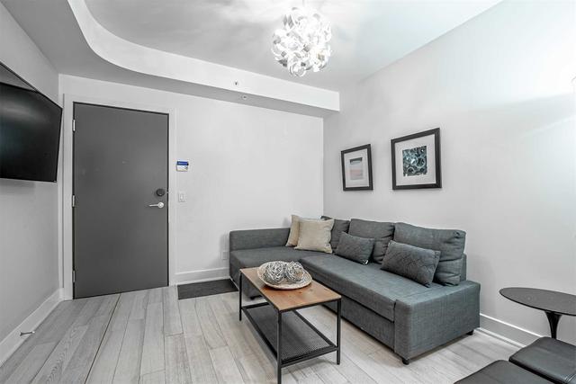 th14 - 30 Nelson St, Townhouse with 2 bedrooms, 3 bathrooms and 1 parking in Toronto ON | Image 9
