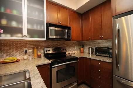 820 - 438 King St W, Condo with 1 bedrooms, 2 bathrooms and 1 parking in Toronto ON | Image 3