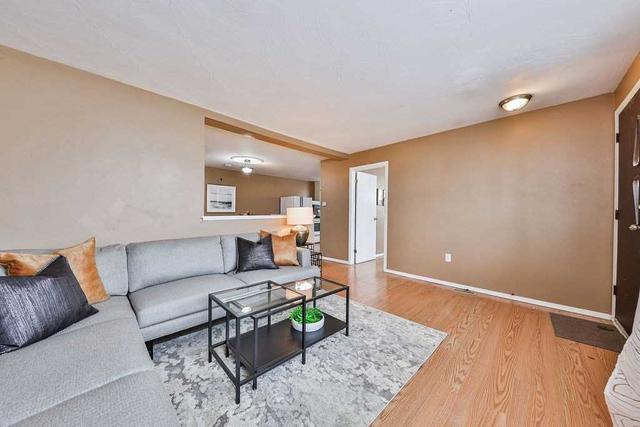 49 Tenth Ave, House detached with 2 bedrooms, 2 bathrooms and 1 parking in Brantford ON | Image 24
