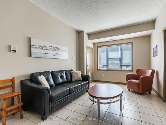 602 - 251 Lester St, Condo with 5 bedrooms, 2 bathrooms and 0 parking in Waterloo ON | Image 3