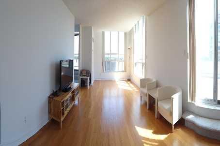 uph2 - 260 Doris Ave, Condo with 2 bedrooms, 2 bathrooms and 2 parking in Toronto ON | Image 2