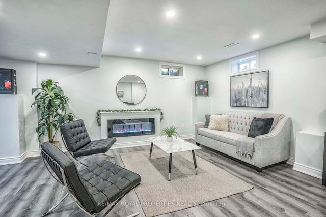 36 Beebe Cres, House detached with 4 bedrooms, 4 bathrooms and 4 parking in Markham ON | Image 24