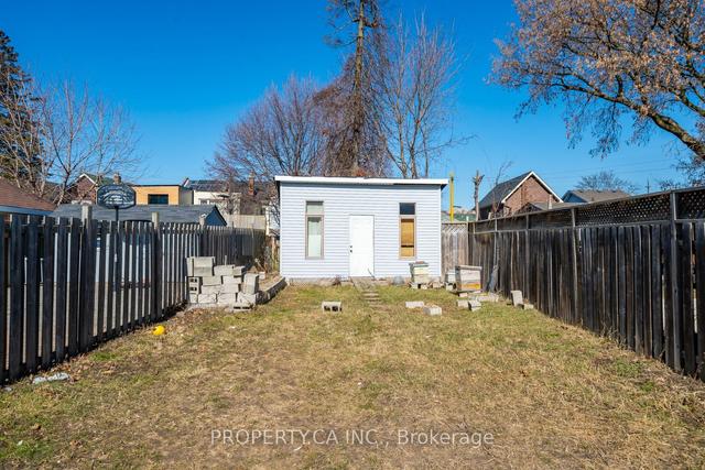 22 Goldwin Ave, House detached with 4 bedrooms, 3 bathrooms and 1 parking in Toronto ON | Image 5