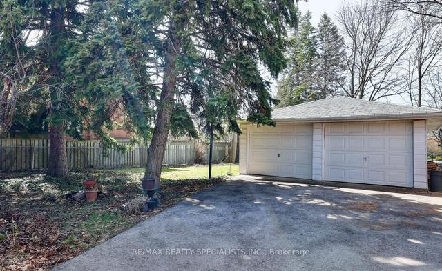 815 Mississauga Valley Blvd, House detached with 3 bedrooms, 2 bathrooms and 7 parking in Mississauga ON | Image 26