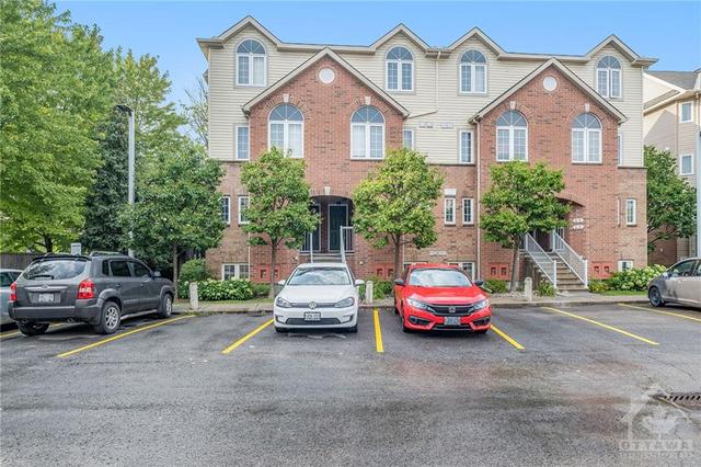 55 Steele Park Private, House attached with 2 bedrooms, 2 bathrooms and 2 parking in Ottawa ON | Image 1