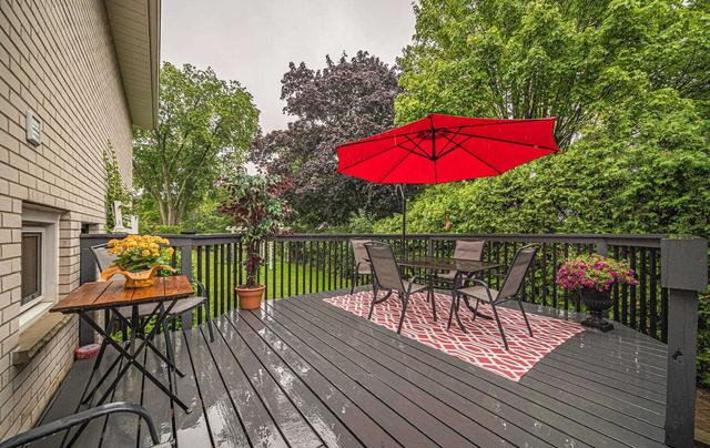 60 Langevin Cres, House detached with 4 bedrooms, 2 bathrooms and 4 parking in Toronto ON | Image 17