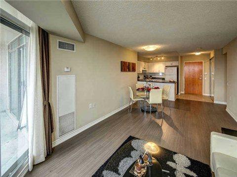 809 - 9017 Leslie St, Condo with 2 bedrooms, 2 bathrooms and 2 parking in Richmond Hill ON | Image 9
