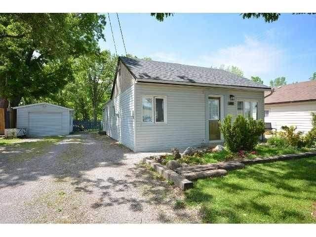 690 Barton St, House detached with 2 bedrooms, 1 bathrooms and 7 parking in Hamilton ON | Image 7