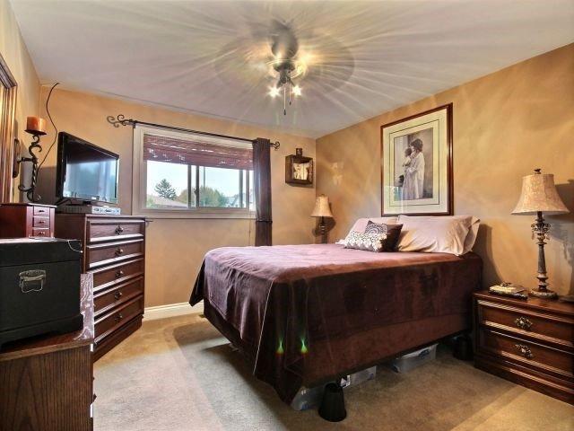 133 Adis Ave, House detached with 4 bedrooms, 3 bathrooms and 6 parking in Hamilton ON | Image 8