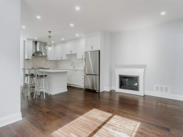 532 Jane St, House detached with 2 bedrooms, 2 bathrooms and 3 parking in Toronto ON | Image 14