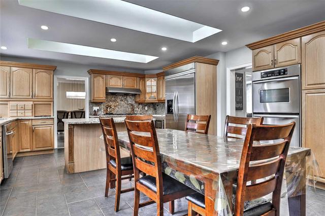945 Meadow Wood Rd, House detached with 3 bedrooms, 3 bathrooms and 12 parking in Mississauga ON | Image 6