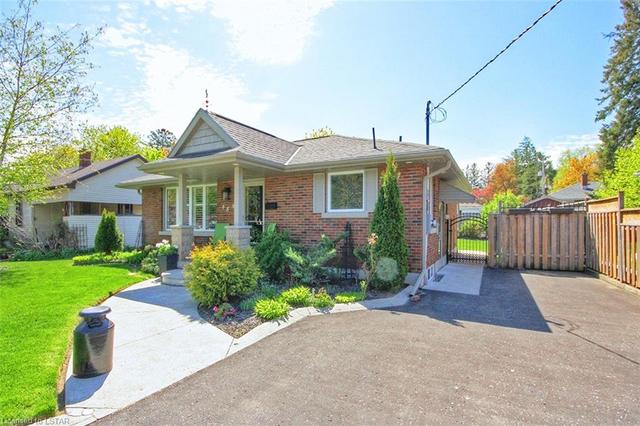 656 Roselawn Avenue, House detached with 3 bedrooms, 2 bathrooms and null parking in Woodstock ON | Image 2