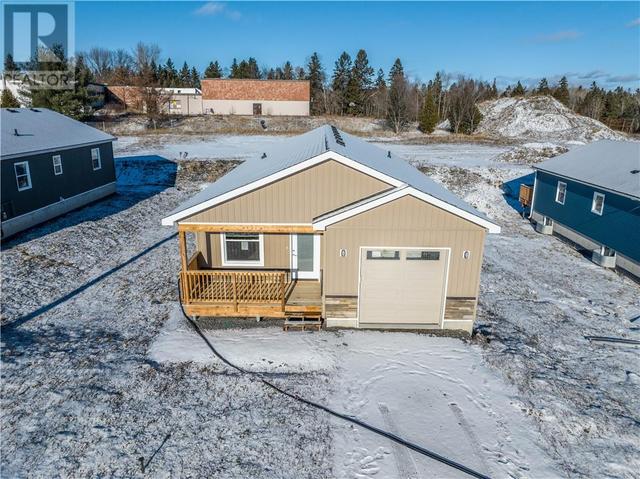 148 Patricia Street, House detached with 3 bedrooms, 2 bathrooms and null parking in Greater Sudbury ON | Image 2
