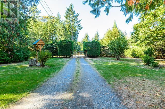 1386 Carlton Dr, House detached with 4 bedrooms, 2 bathrooms and null parking in Cowichan Valley B BC | Image 9