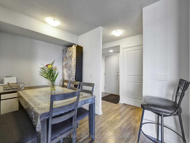 1505 - 30 Meadowglen Pl, Condo with 2 bedrooms, 2 bathrooms and 1 parking in Toronto ON | Image 4