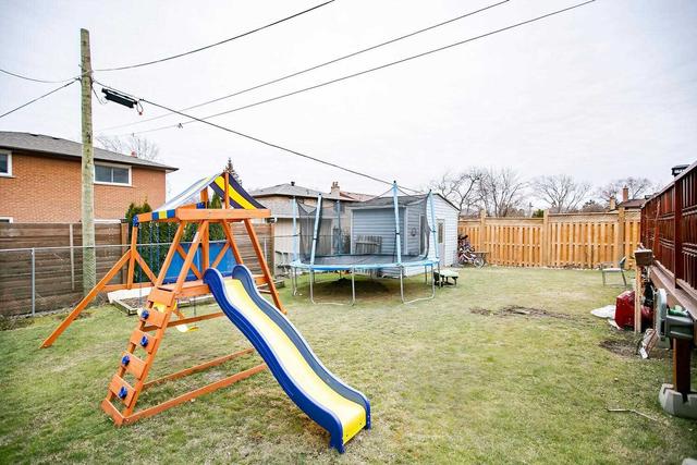 458 Claircrest Ave, House detached with 3 bedrooms, 2 bathrooms and 9 parking in Mississauga ON | Image 32