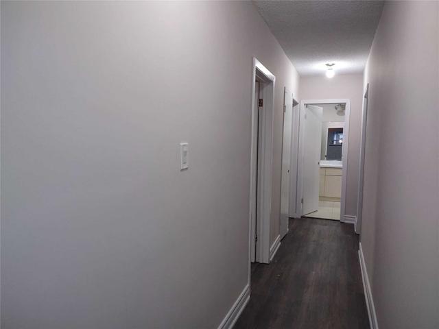 81 Pegasus Upper Level Tr, House detached with 3 bedrooms, 2 bathrooms and 3 parking in Toronto ON | Image 2