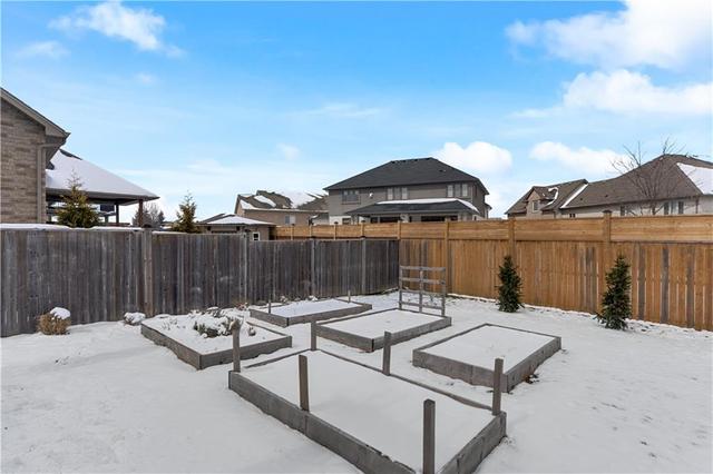 8565 Kelsey Crescent, House detached with 4 bedrooms, 3 bathrooms and 4 parking in Niagara Falls ON | Image 39
